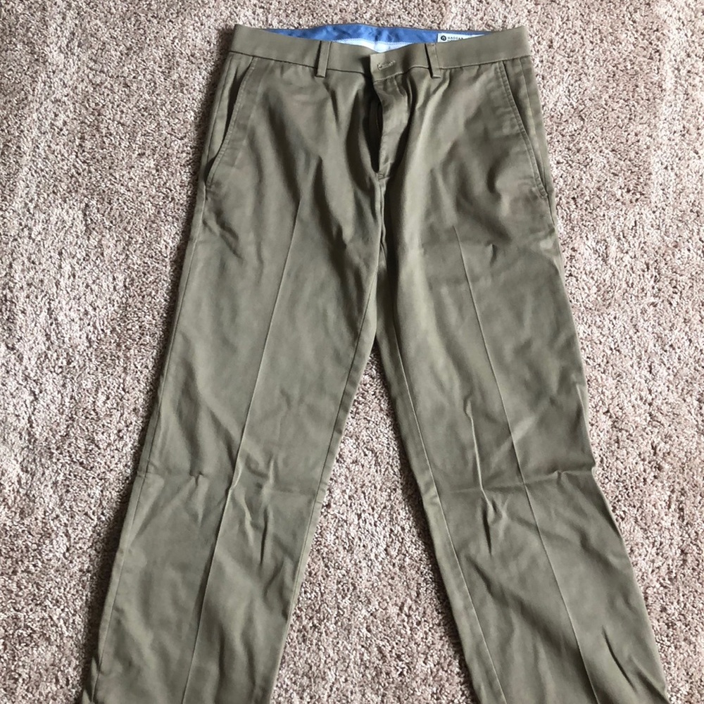 Men’s khaki pants